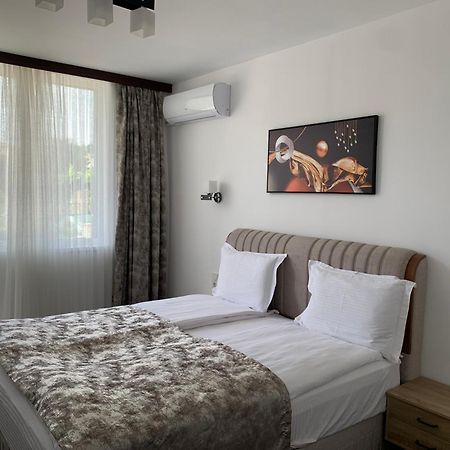 Hotel Elit Kirkovo  Bagian luar foto