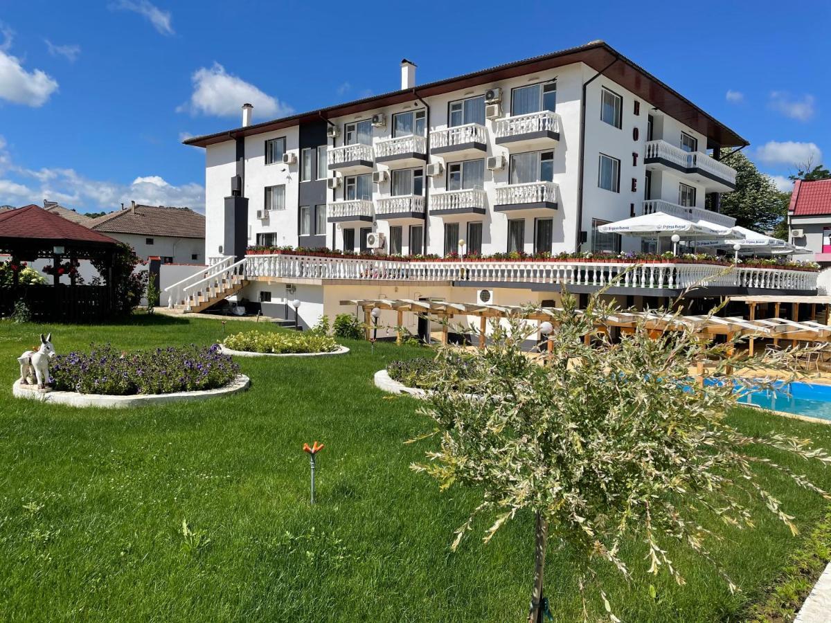 Hotel Elit Kirkovo  Bagian luar foto