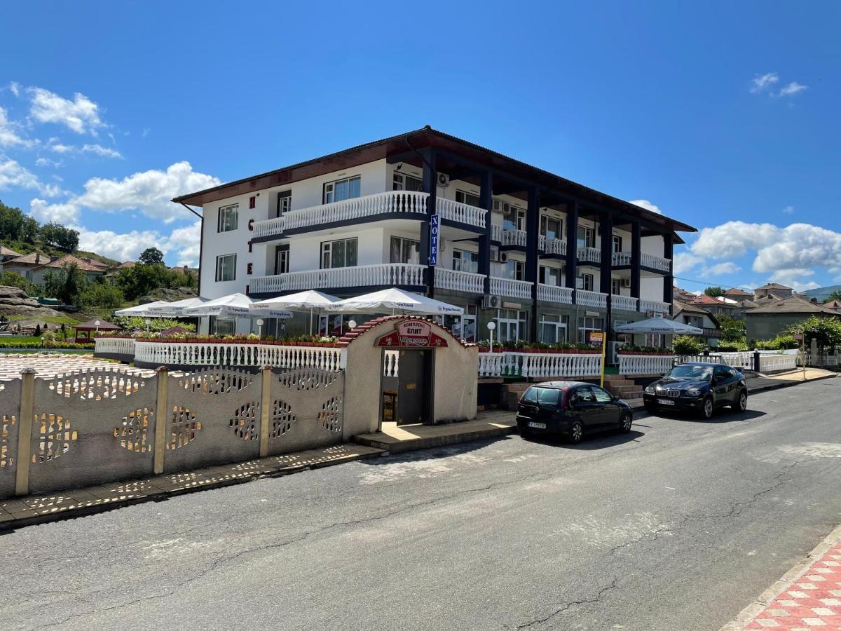 Hotel Elit Kirkovo  Bagian luar foto