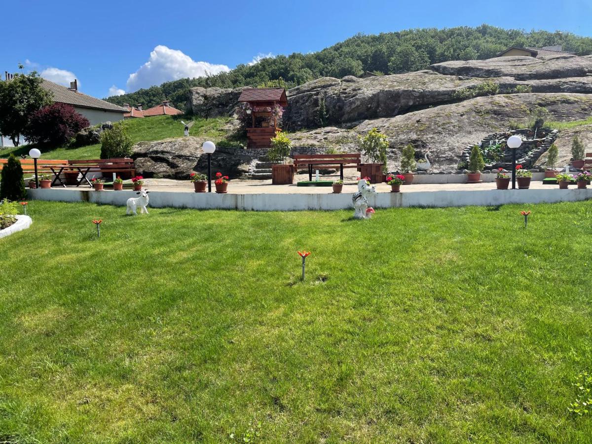 Hotel Elit Kirkovo  Bagian luar foto