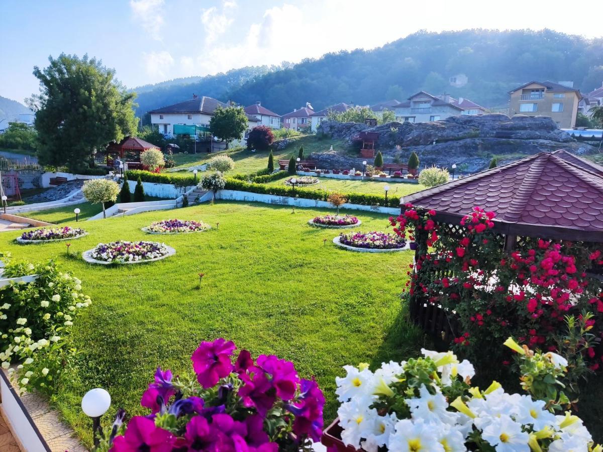 Hotel Elit Kirkovo  Bagian luar foto