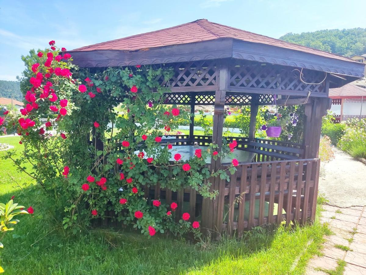 Hotel Elit Kirkovo  Bagian luar foto