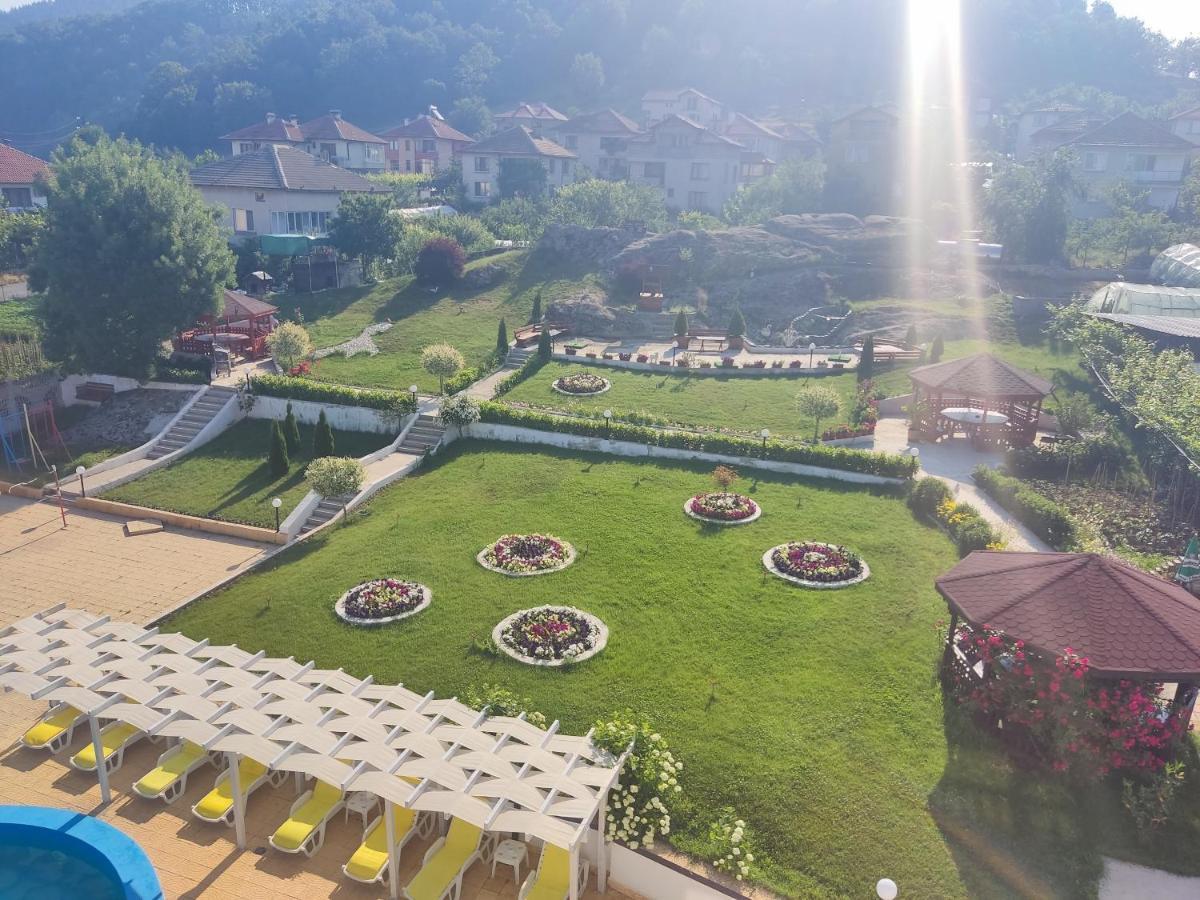 Hotel Elit Kirkovo  Bagian luar foto