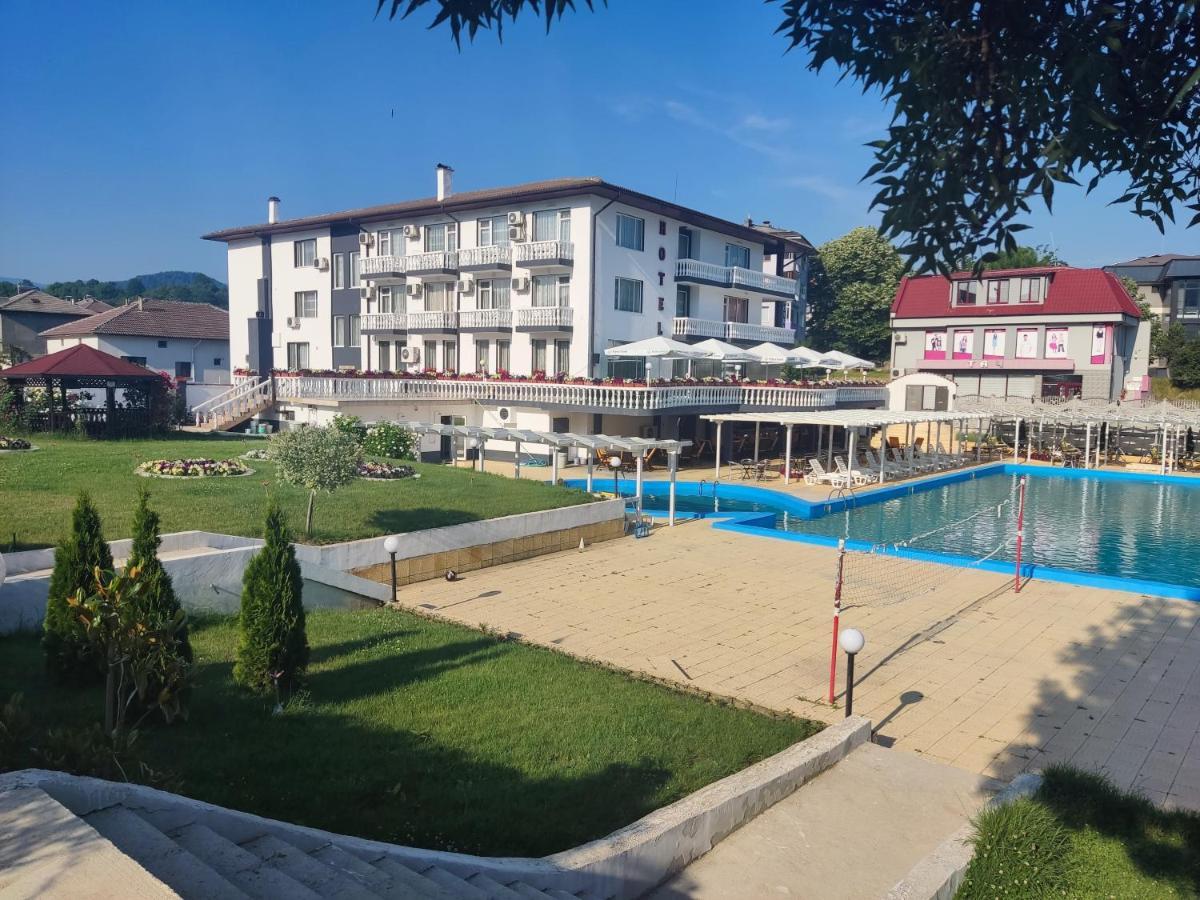 Hotel Elit Kirkovo  Bagian luar foto