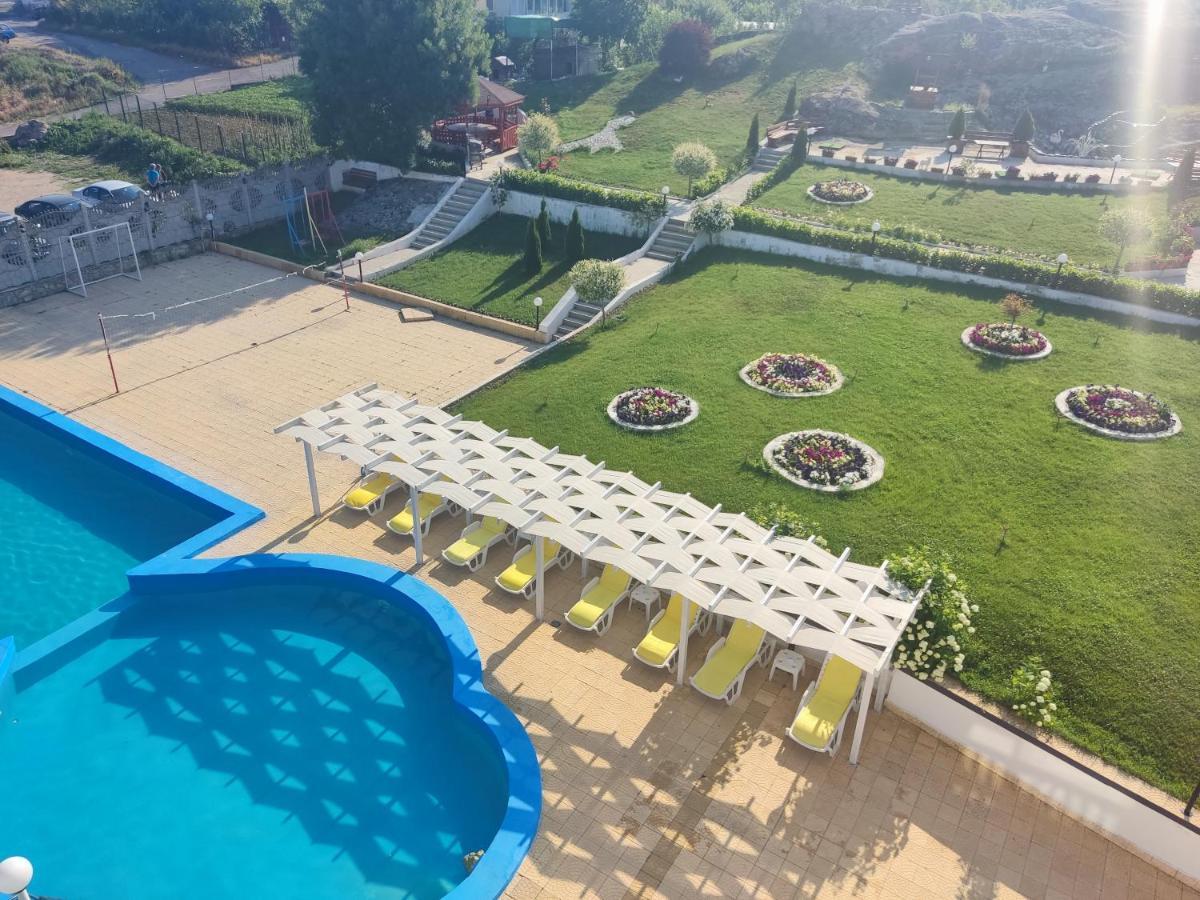 Hotel Elit Kirkovo  Bagian luar foto