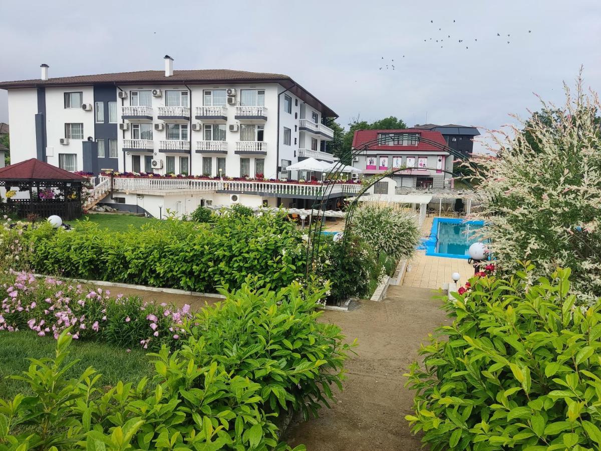 Hotel Elit Kirkovo  Bagian luar foto