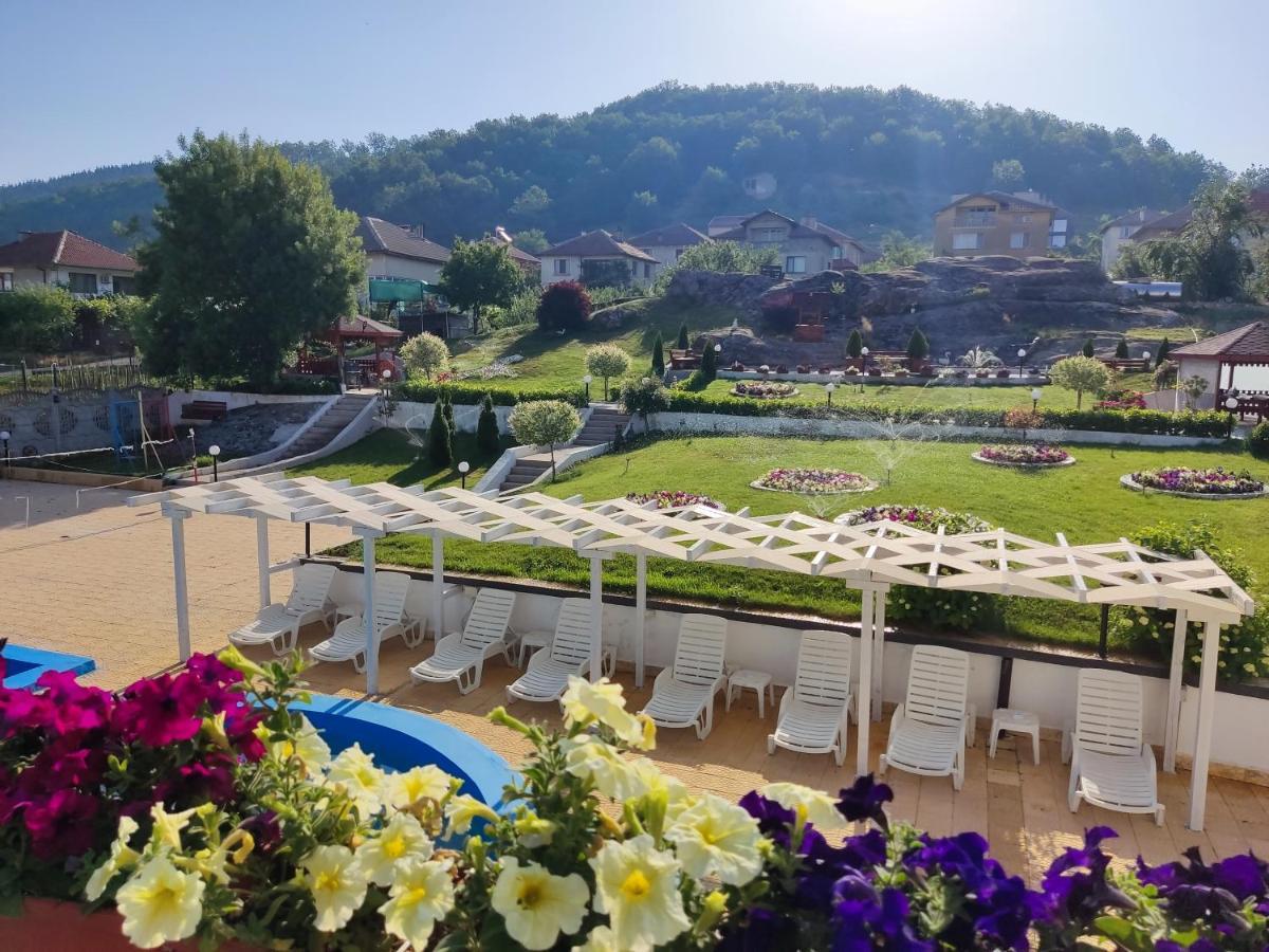 Hotel Elit Kirkovo  Bagian luar foto