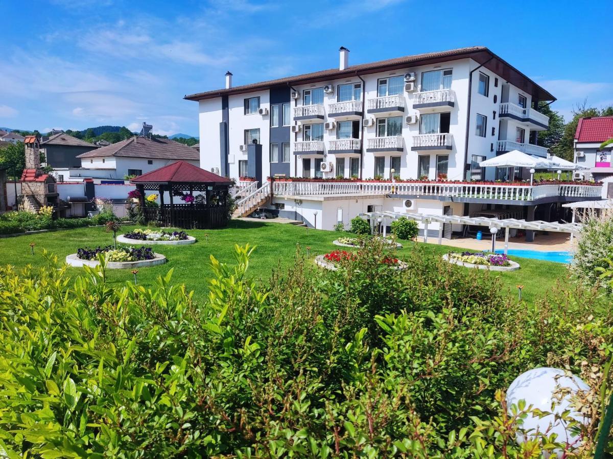 Hotel Elit Kirkovo  Bagian luar foto