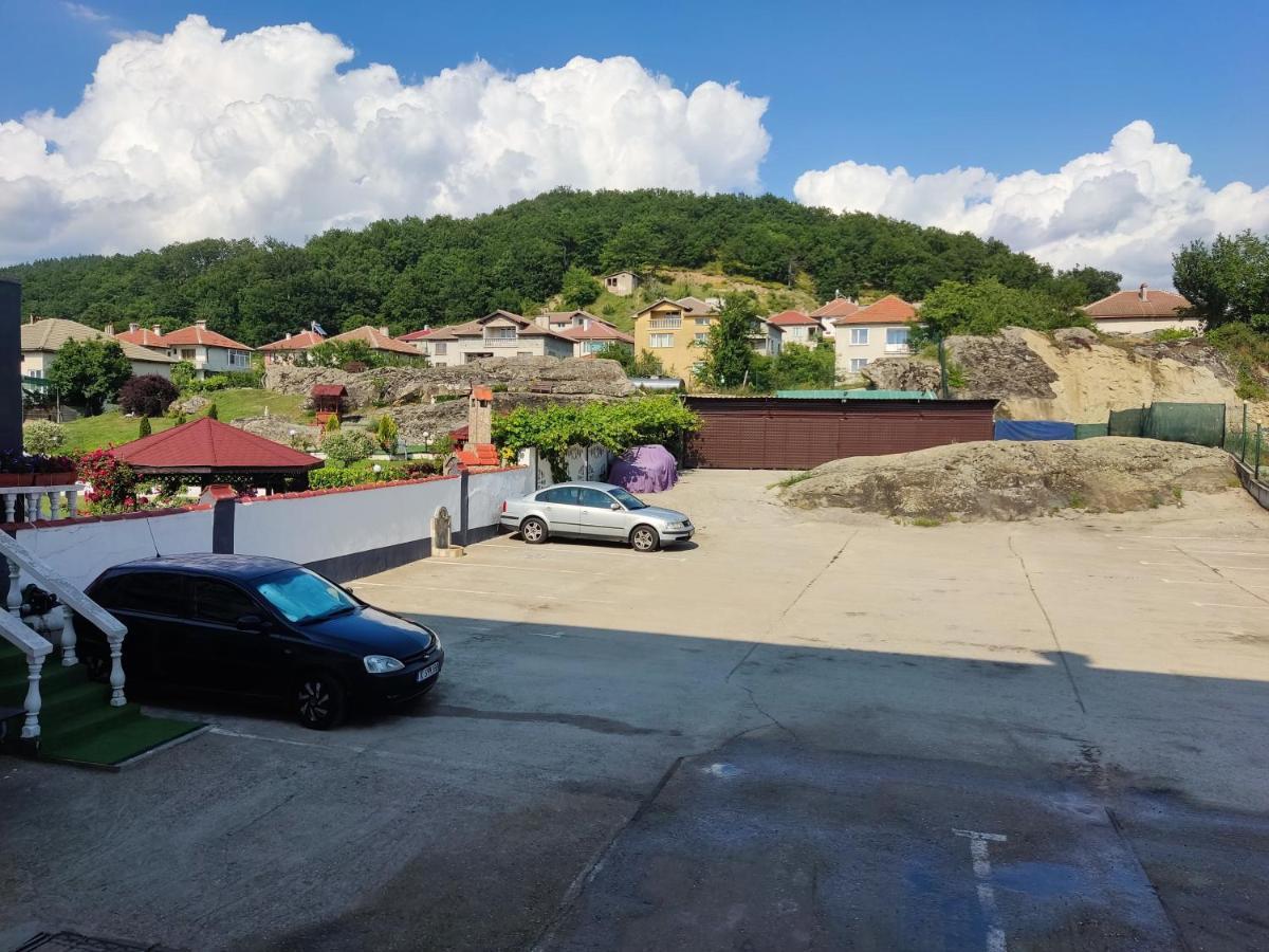 Hotel Elit Kirkovo  Bagian luar foto