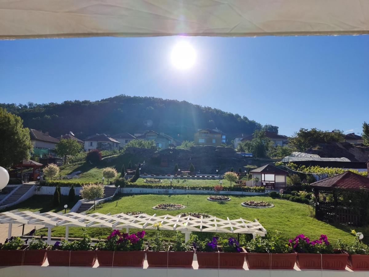 Hotel Elit Kirkovo  Bagian luar foto