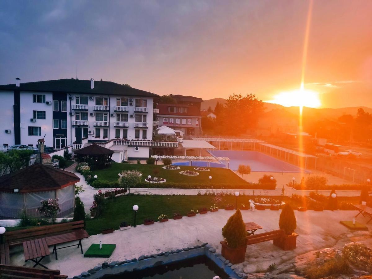 Hotel Elit Kirkovo  Bagian luar foto