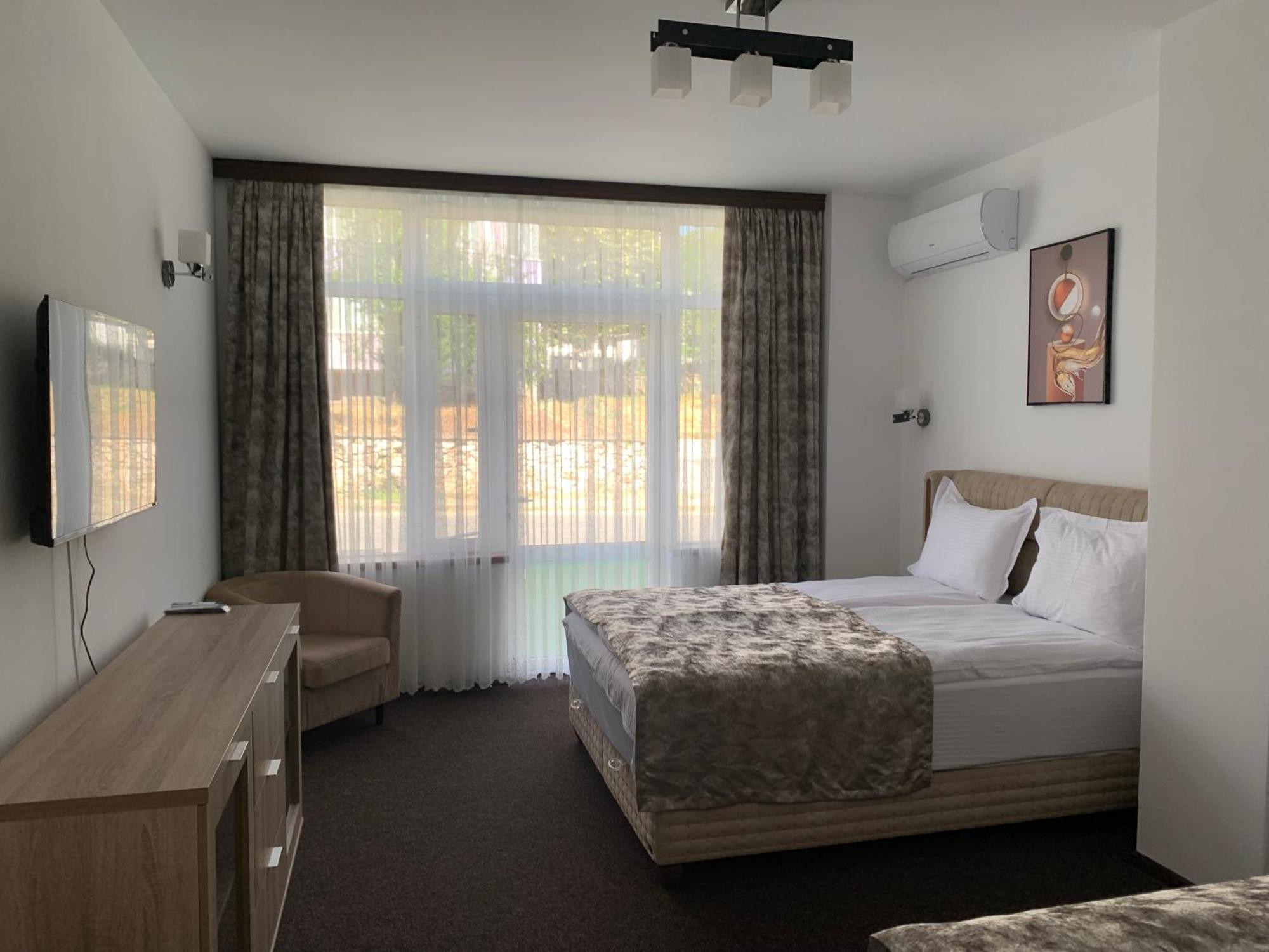 Hotel Elit Kirkovo  Bagian luar foto