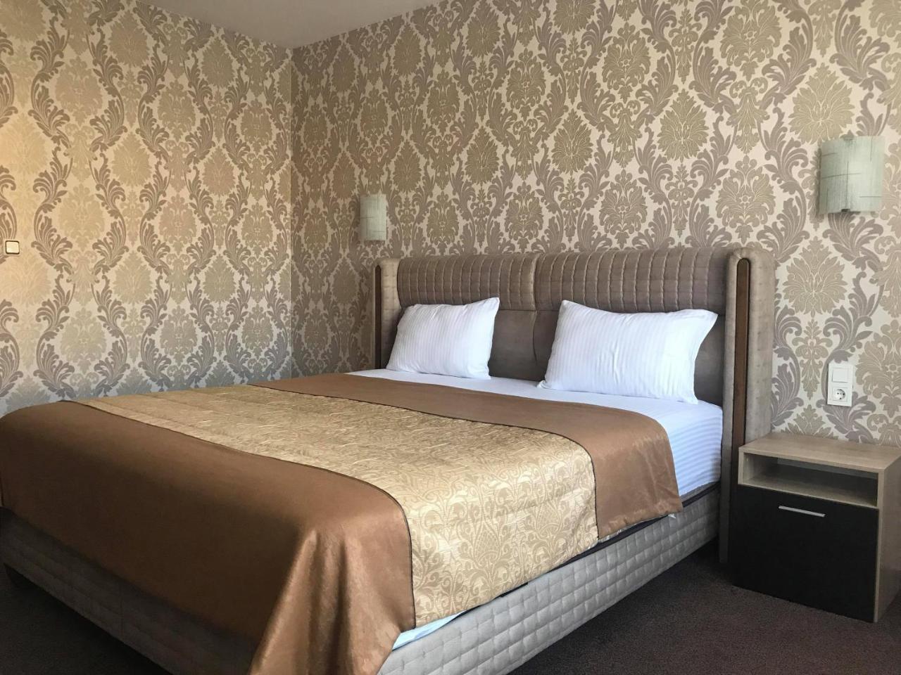 Hotel Elit Kirkovo  Bagian luar foto