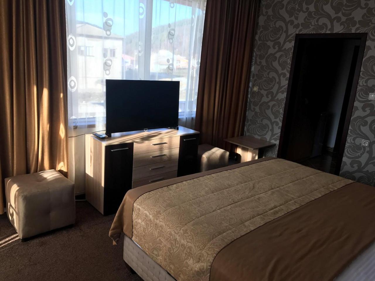Hotel Elit Kirkovo  Bagian luar foto